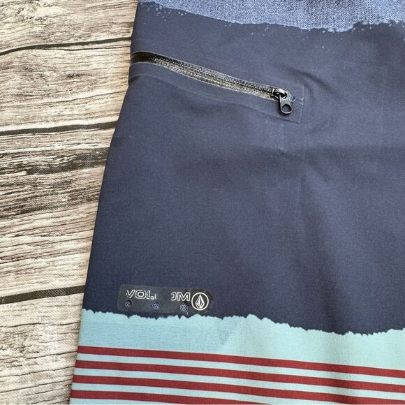 Volcom Men's Pull-On Swim Trunks Board Shorts 30 Blue Red Colorblock Zip Pocket - Picture 4 of 8
